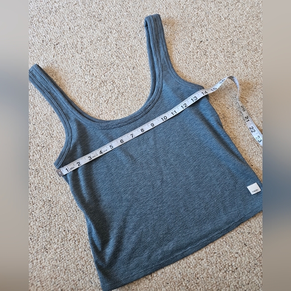 Vuori Sunrise Crop Tank Medium - Picture 2 of 6